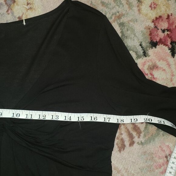 Ladies Casual Black V-Neck Top - Picture 7 of 7